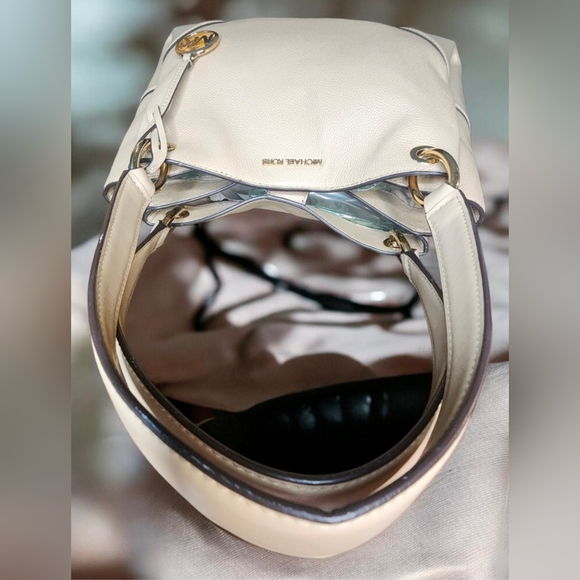 Michael Kors Nicole Large Pebbled Leather Tote Bag In Bisque - Picture 3 of 15